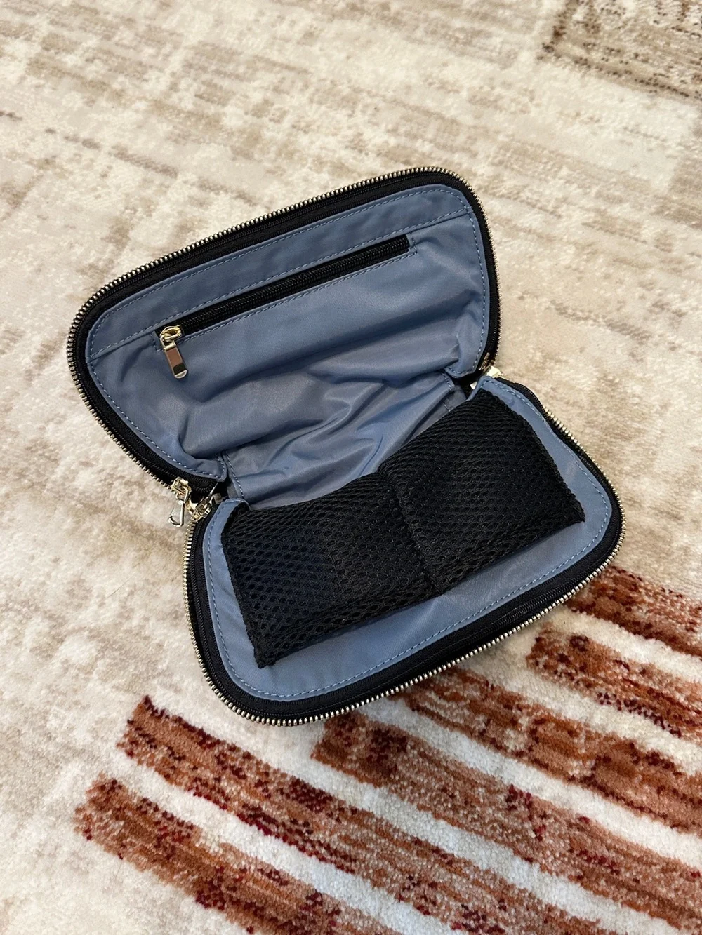 Kusshi Leather Small Makeup Bag - Picture 1 of 7